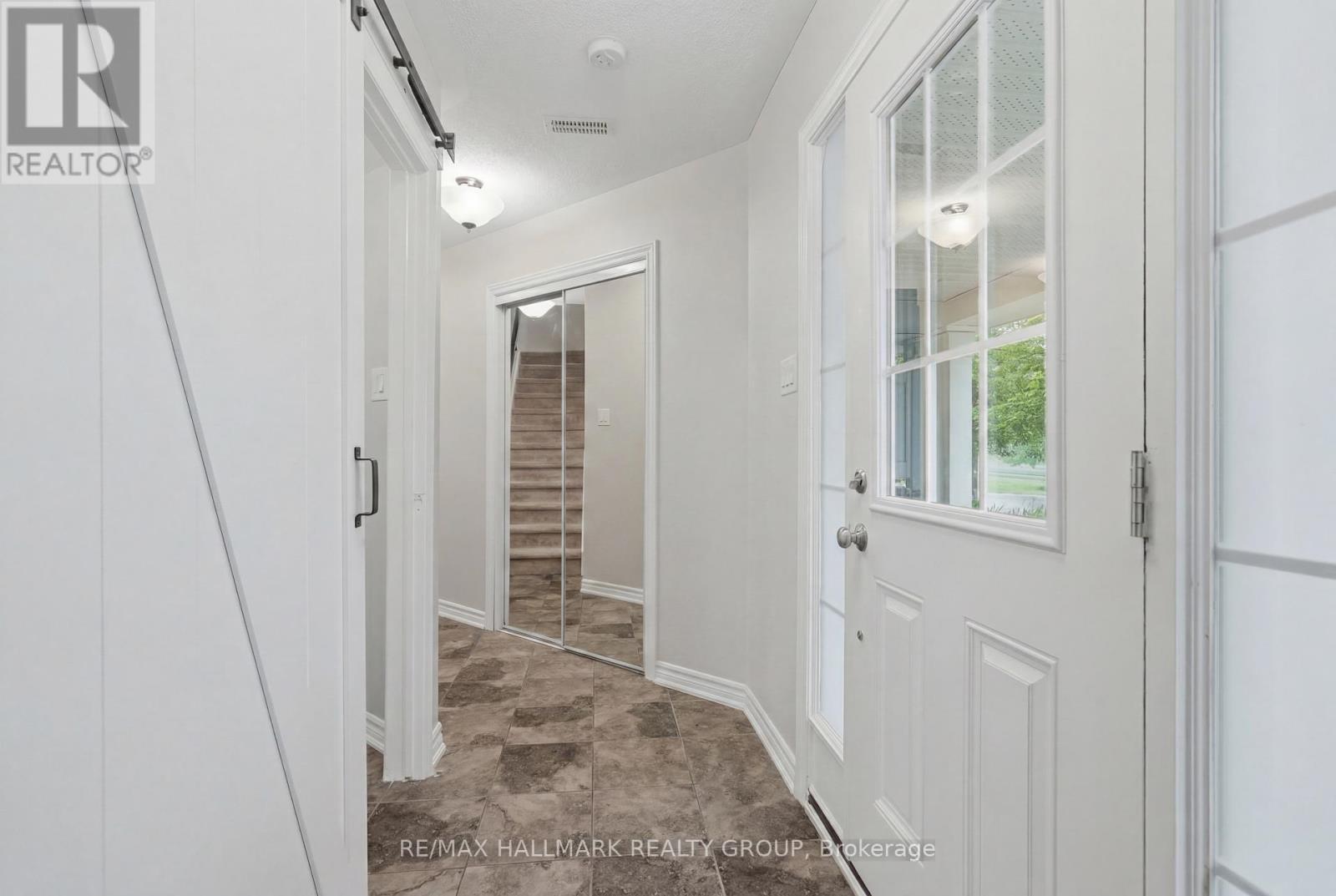 588 Foxlight Circle, Ottawa, ON - Indoor Photo Showing Other Room