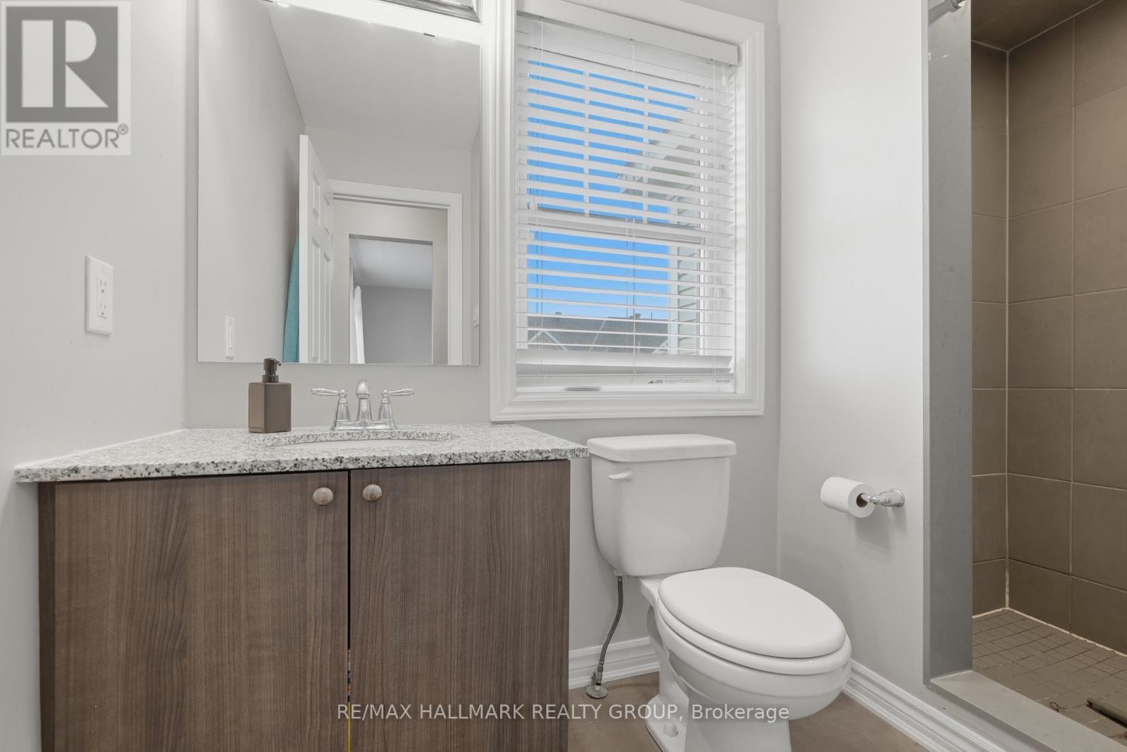 588 Foxlight Circle, Ottawa, ON - Indoor Photo Showing Bathroom