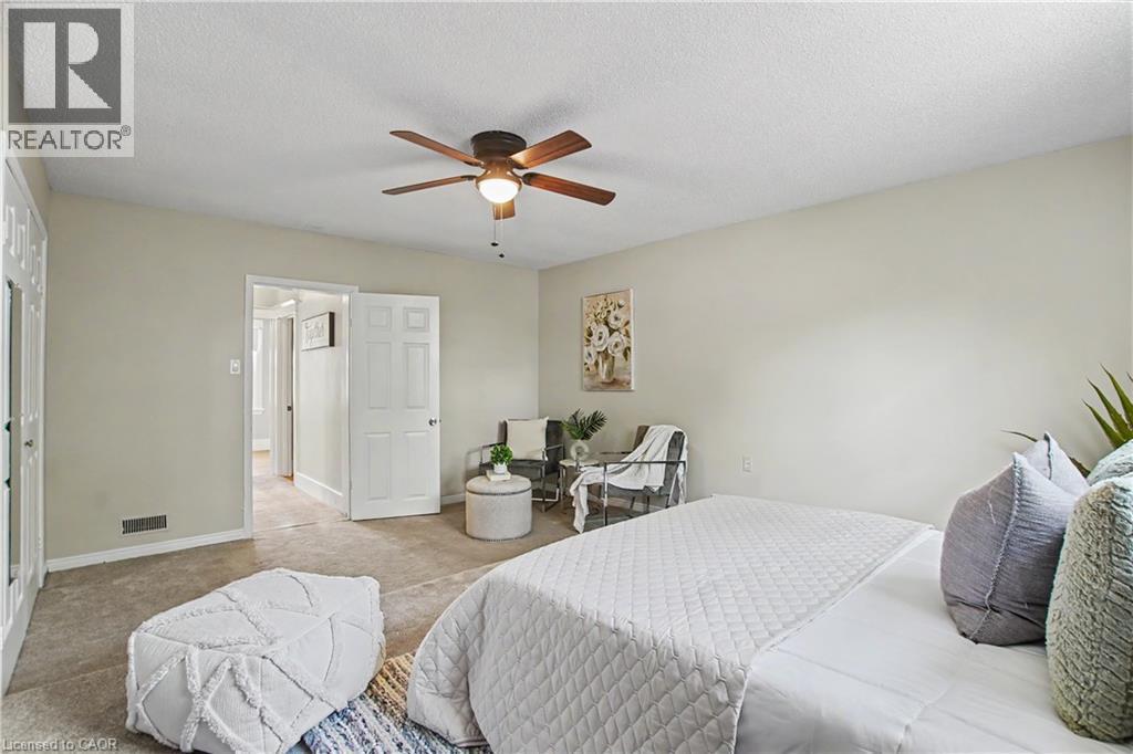 279 Ottawa Street S, Hamilton, ON - Indoor Photo Showing Bedroom