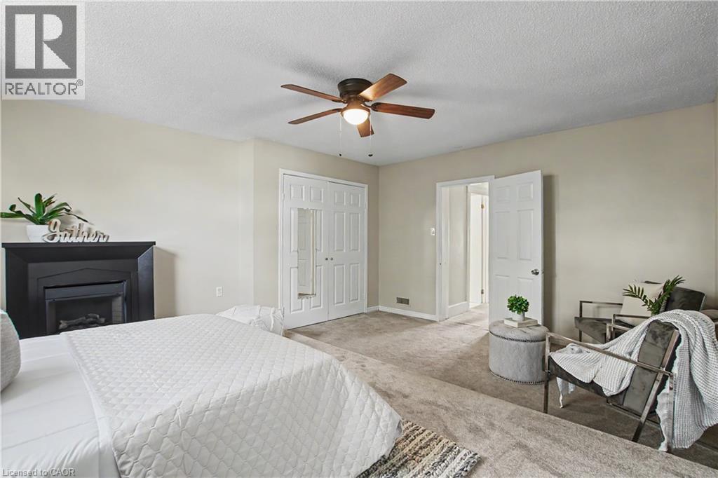 279 Ottawa Street S, Hamilton, ON - Indoor Photo Showing Bedroom