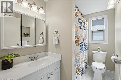 279 Ottawa Street S, Hamilton, ON - Indoor Photo Showing Bathroom