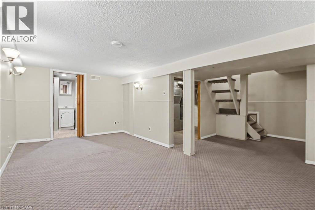 279 Ottawa Street S, Hamilton, ON - Indoor Photo Showing Other Room