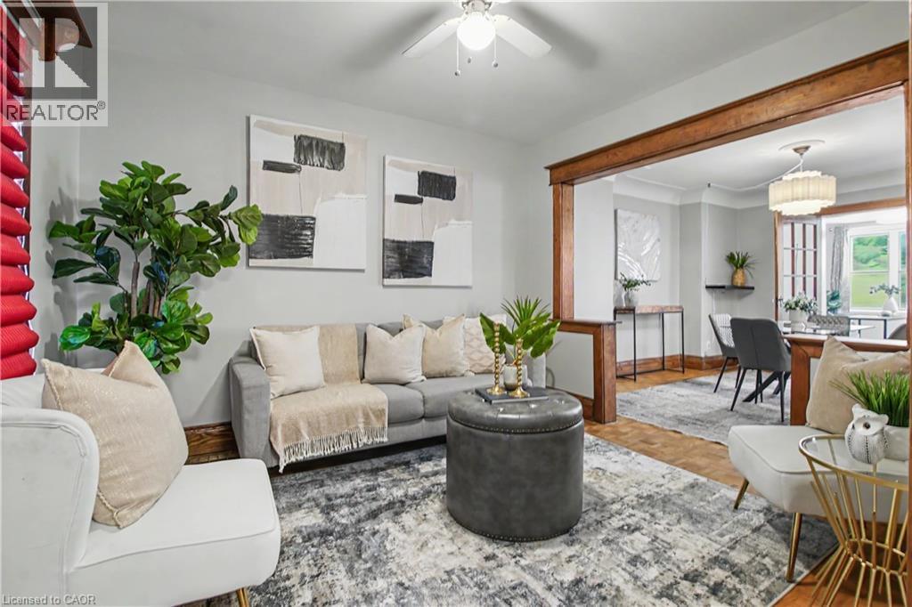 279 Ottawa Street S, Hamilton, ON - Indoor Photo Showing Living Room