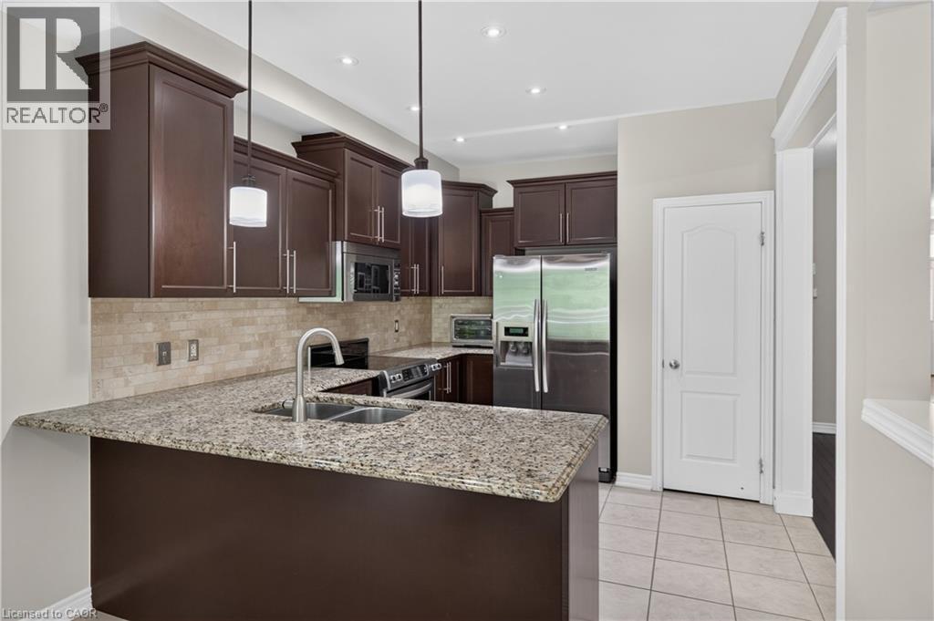82 Maplevale Drive, Ancaster, ON - Indoor Photo Showing Kitchen With Double Sink With Upgraded Kitchen