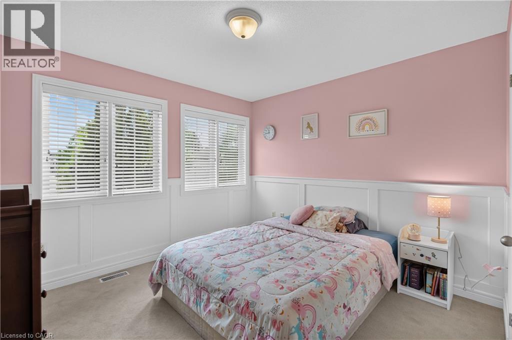 82 Maplevale Drive, Ancaster, ON - Indoor Photo Showing Bedroom