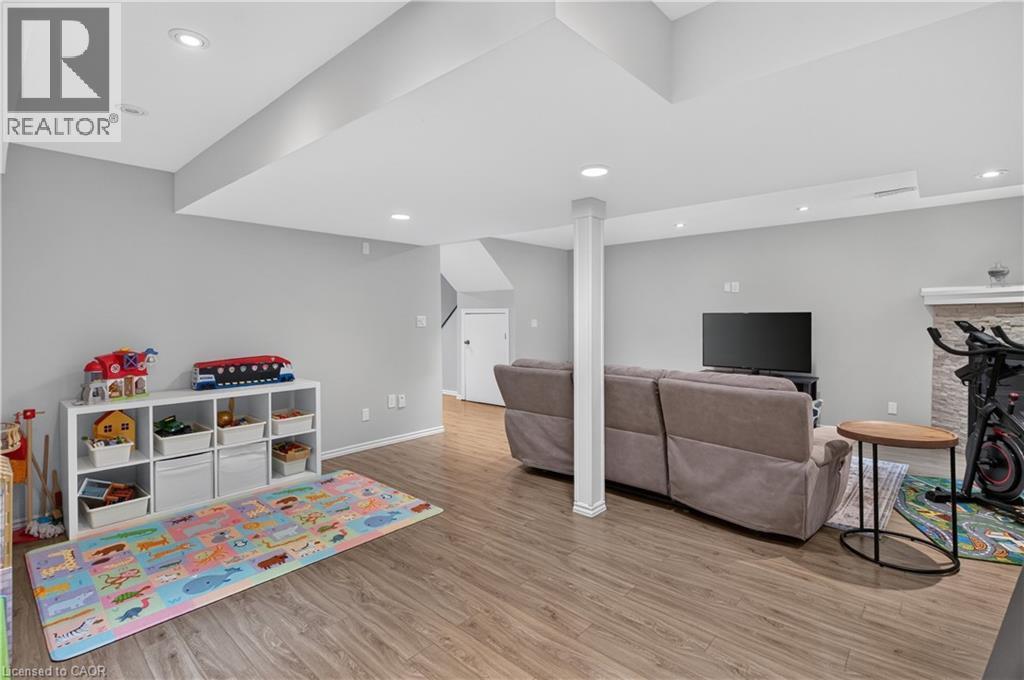 82 Maplevale Drive, Ancaster, ON - Indoor