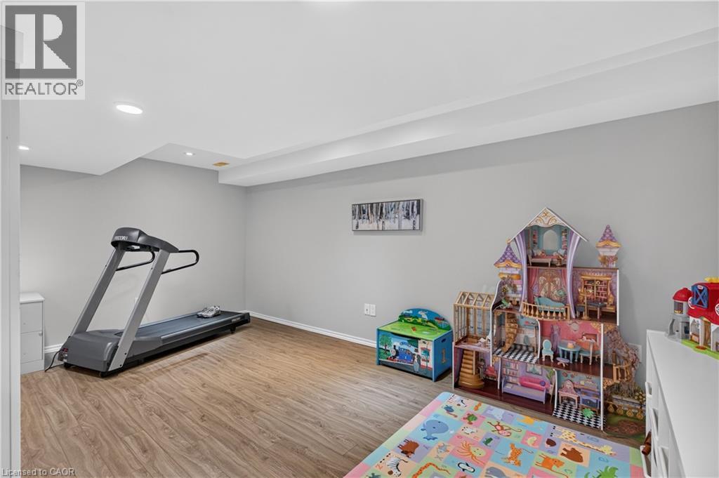 82 Maplevale Drive, Ancaster, ON - Indoor Photo Showing Other Room
