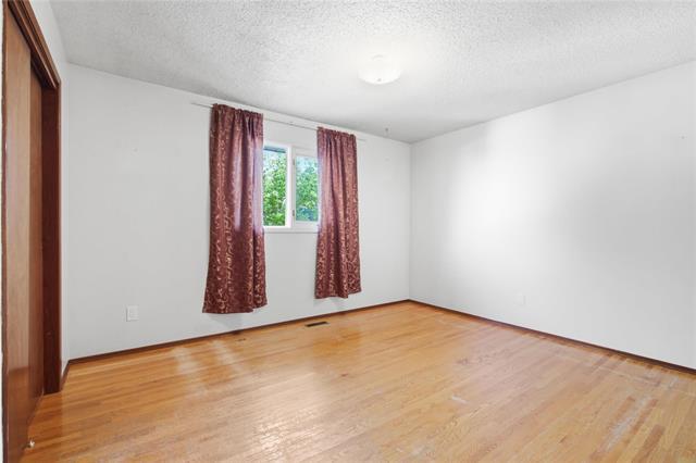 35 Brazil St, Winnipeg, MB - Indoor Photo Showing Other Room