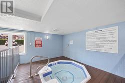 Jacuzzi - 