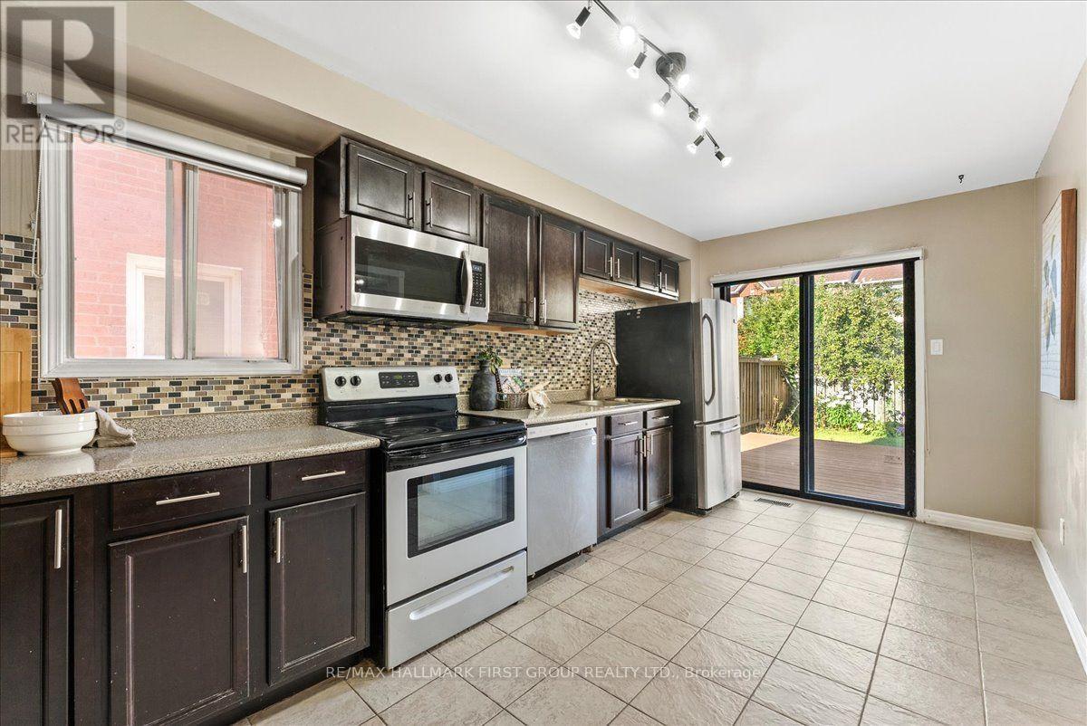 39 Keys Drive, Ajax, ON - Indoor Photo Showing Kitchen