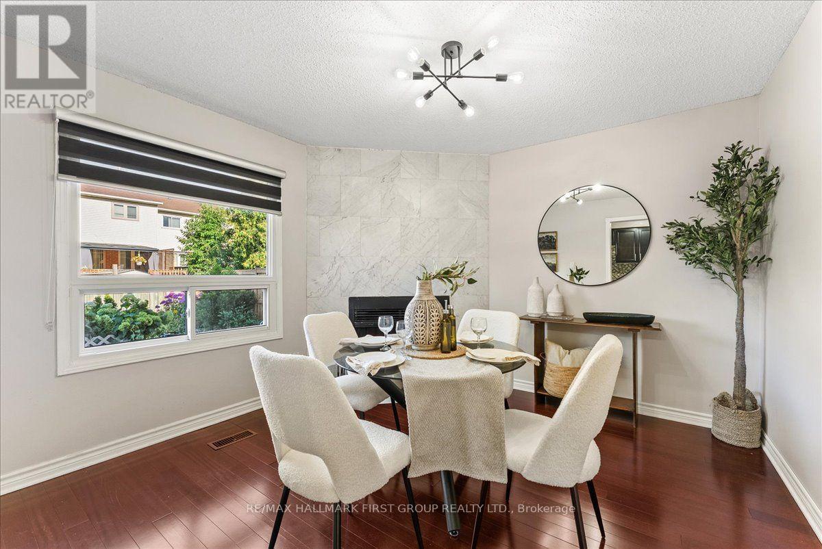 39 Keys Drive, Ajax, ON - Indoor Photo Showing Dining Room