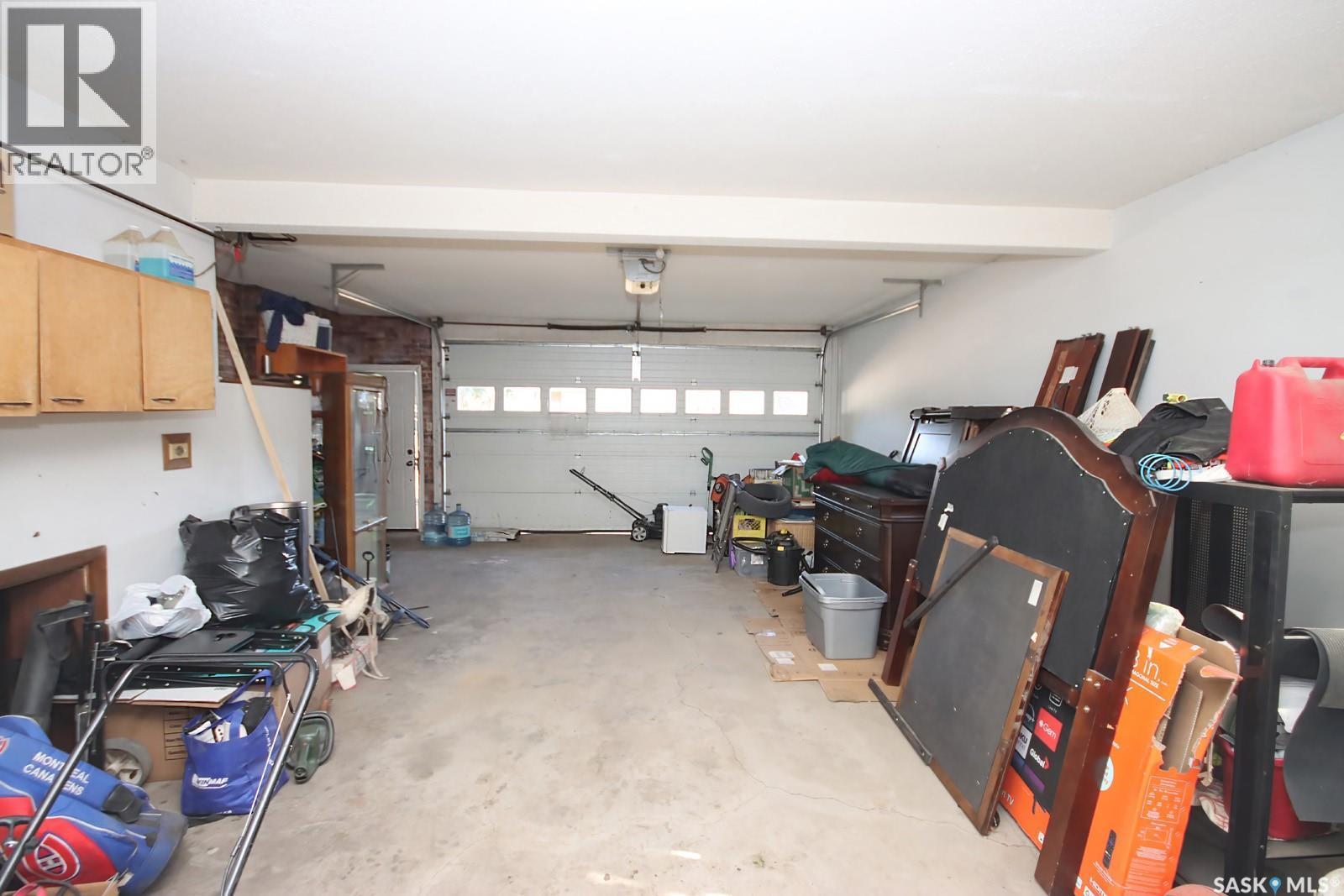 506 Garrish Place, Estevan, SK - Indoor Photo Showing Garage