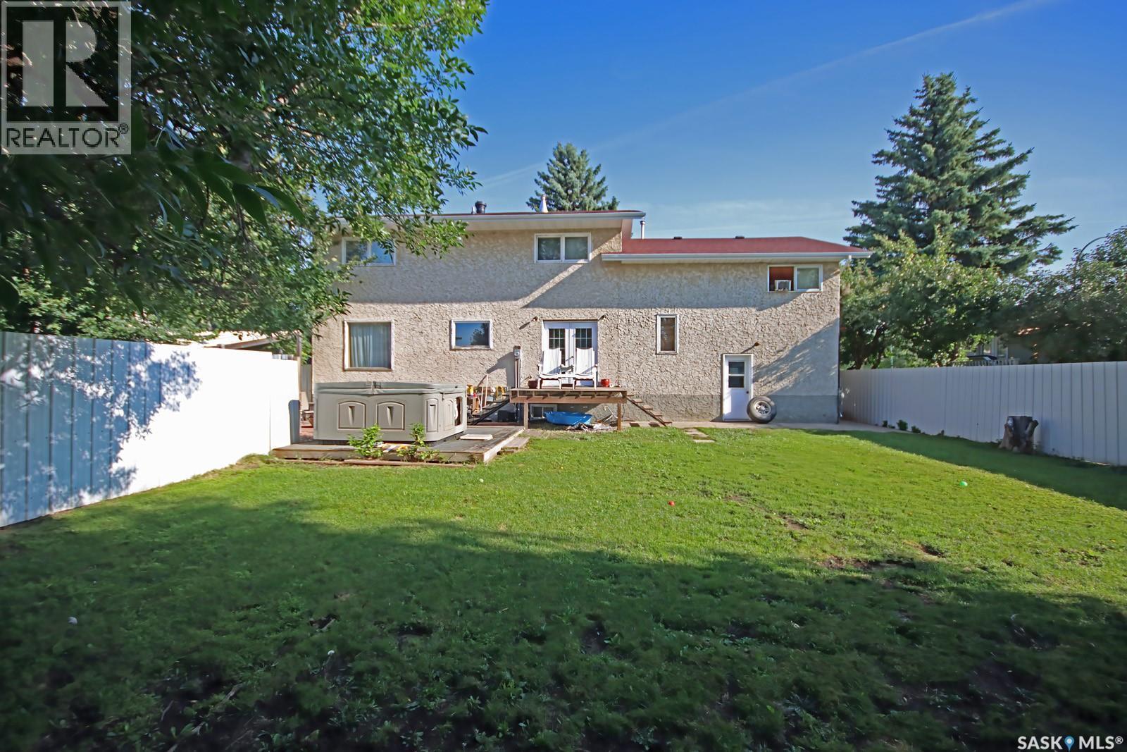506 Garrish Place, Estevan, SK - Outdoor With Deck Patio Veranda