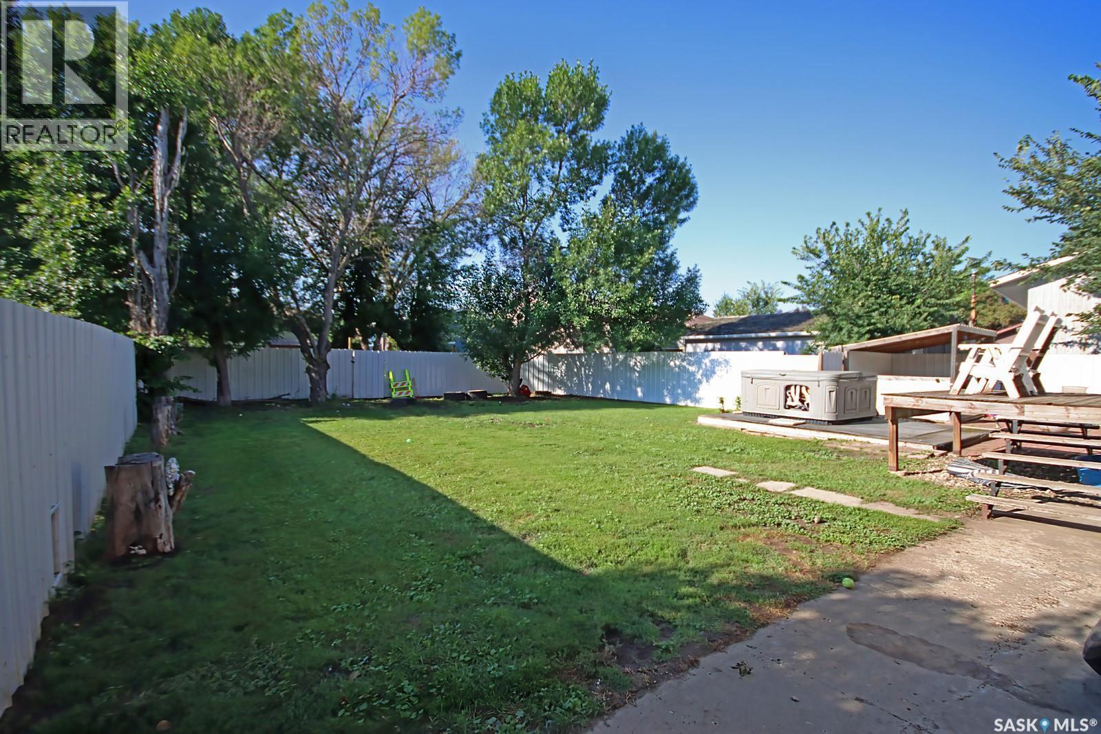 506 Garrish Place, Estevan, SK - Outdoor