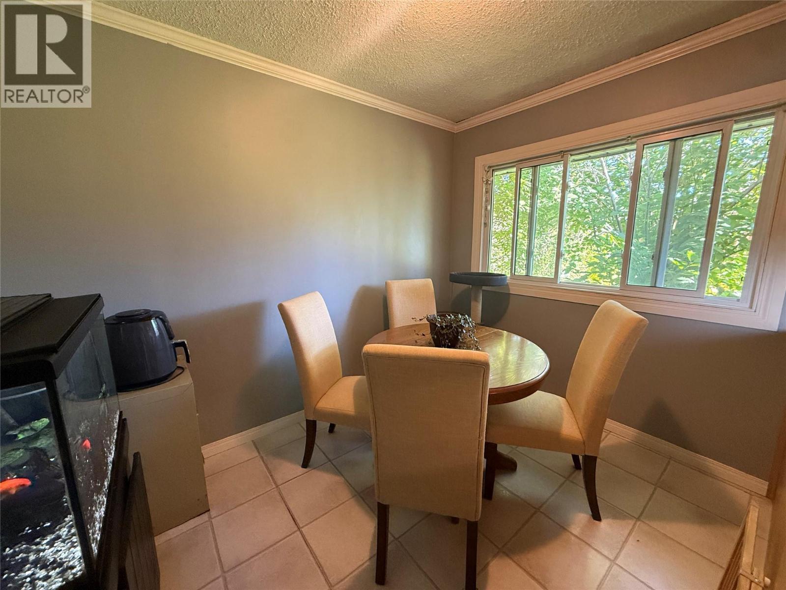 904 Cornwall Crescent, Dawson Creek, BC - Indoor Photo Showing Dining Room