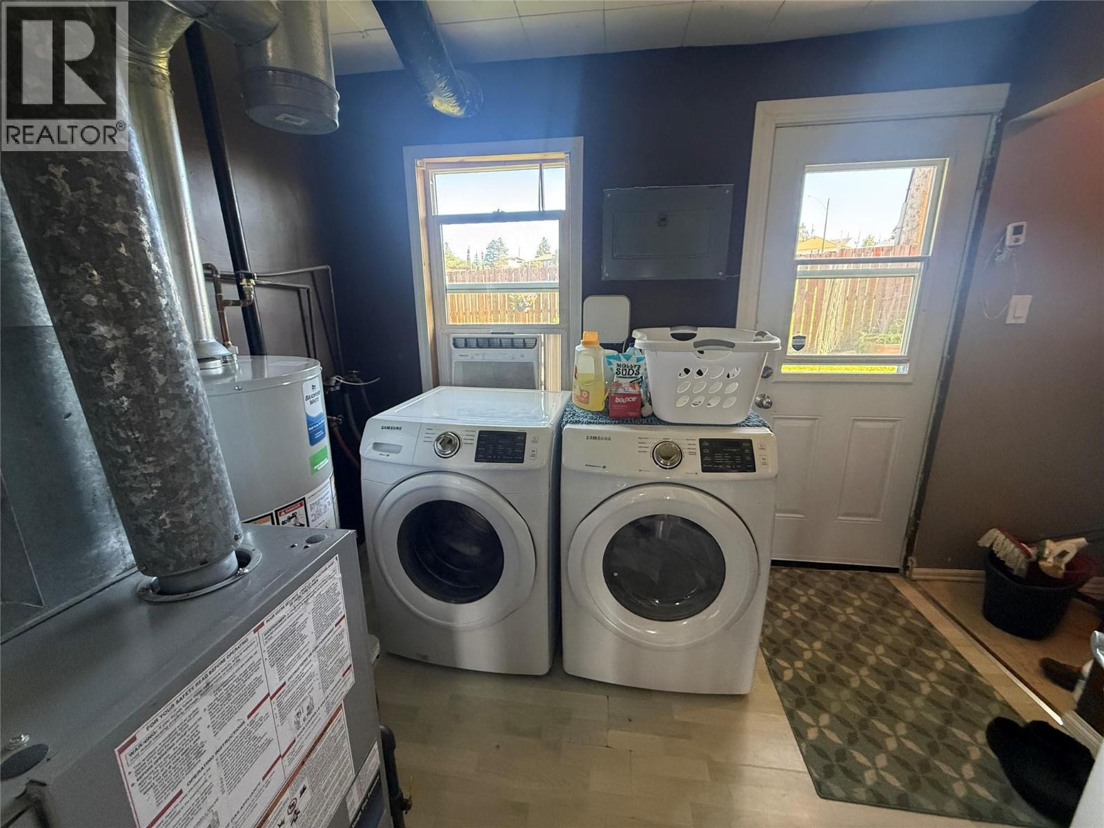 904 Cornwall Crescent, Dawson Creek, BC - Indoor Photo Showing Laundry Room