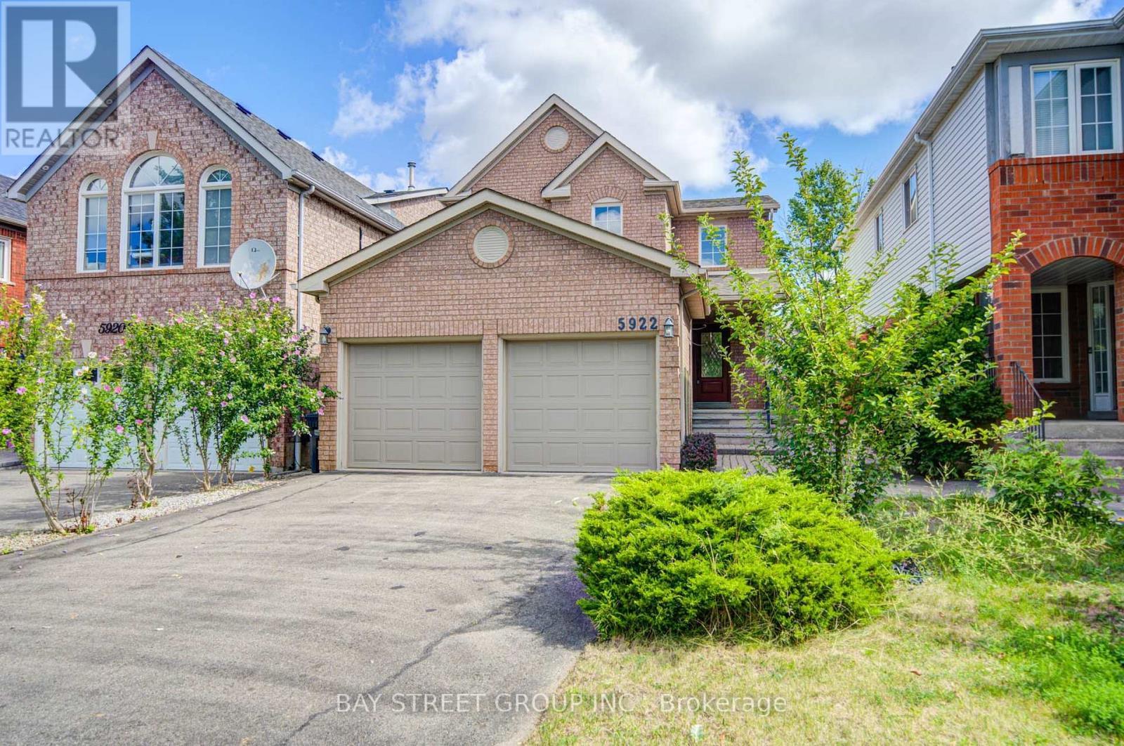 5922 Dalebrook Crescent, Mississauga, ON - Outdoor With Facade