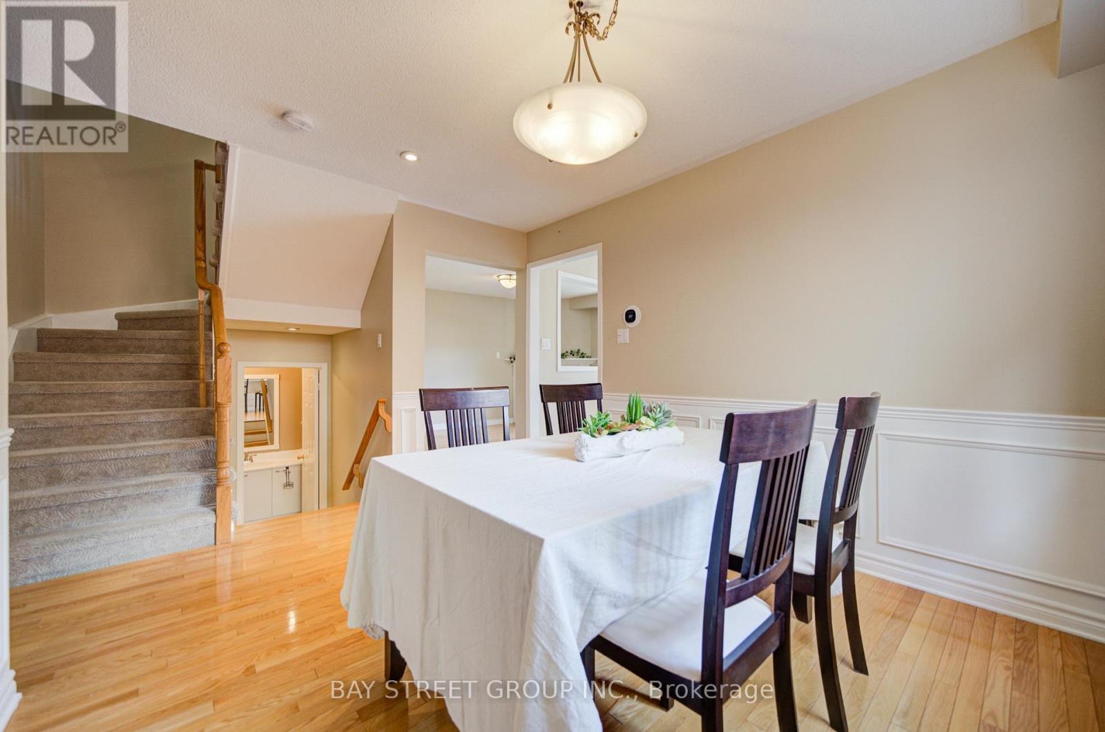 5922 Dalebrook Crescent, Mississauga, ON - Indoor Photo Showing Dining Room