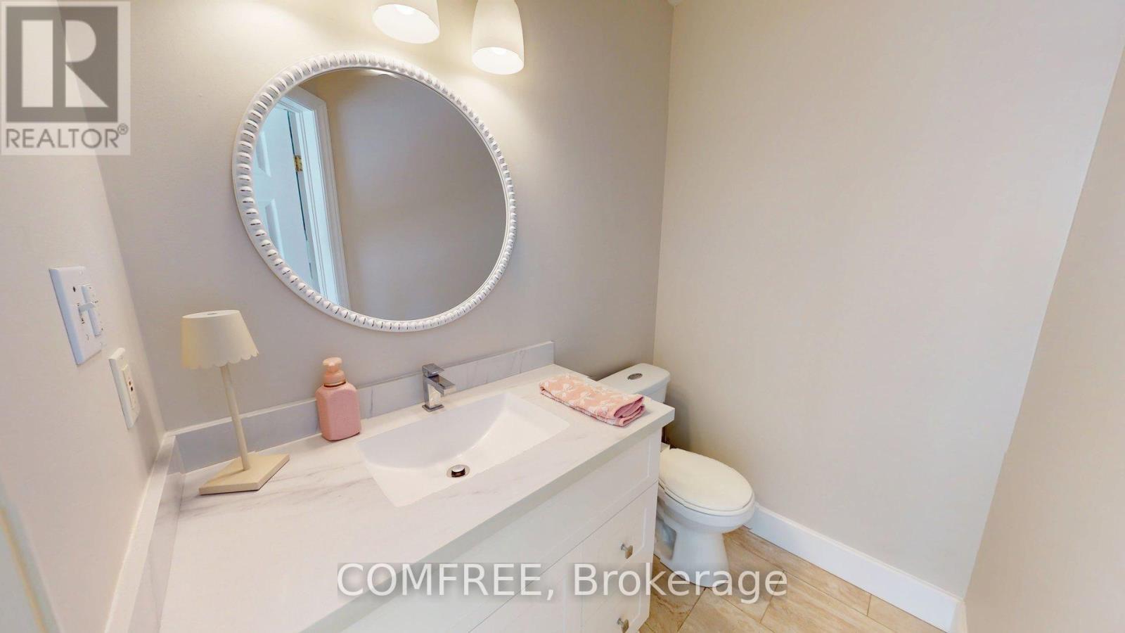 723 Munich Circle, Waterloo, ON - Indoor Photo Showing Bathroom
