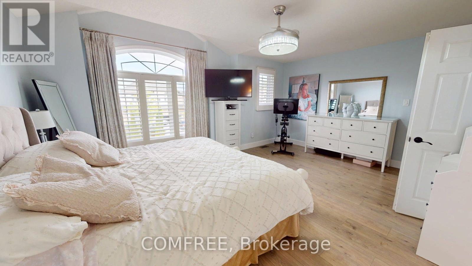 723 Munich Circle, Waterloo, ON - Indoor Photo Showing Bedroom