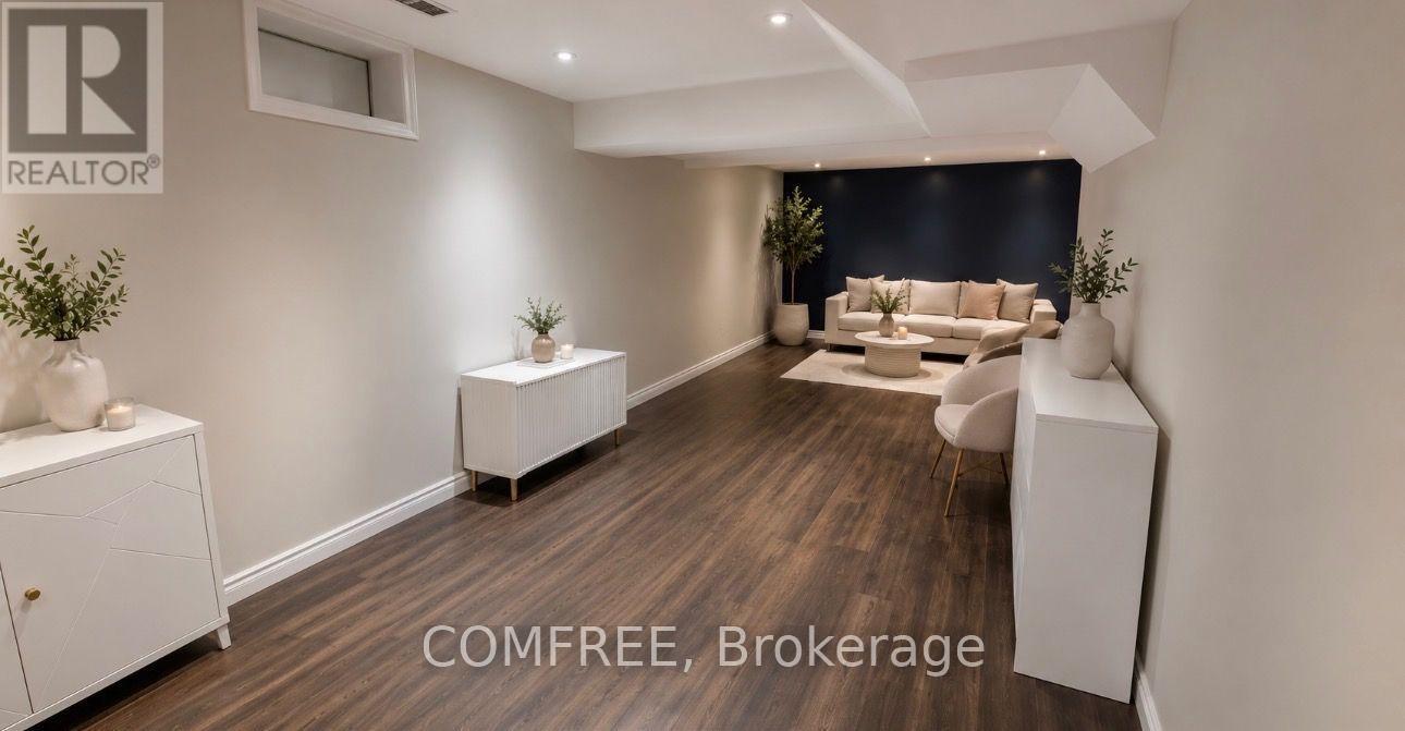 723 Munich Circle, Waterloo, ON - Indoor Photo Showing Other Room
