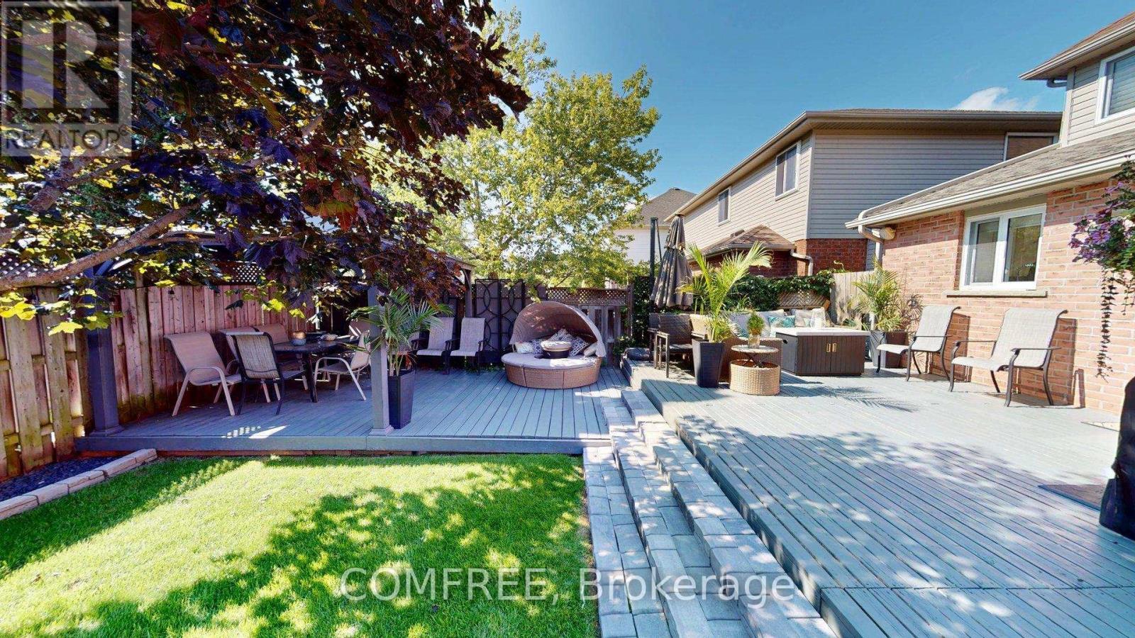 723 Munich Circle, Waterloo, ON - Outdoor