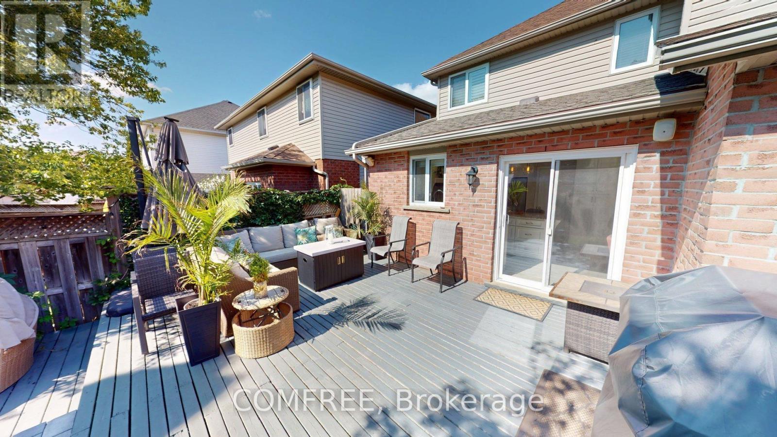 723 Munich Circle, Waterloo, ON - Outdoor With Exterior