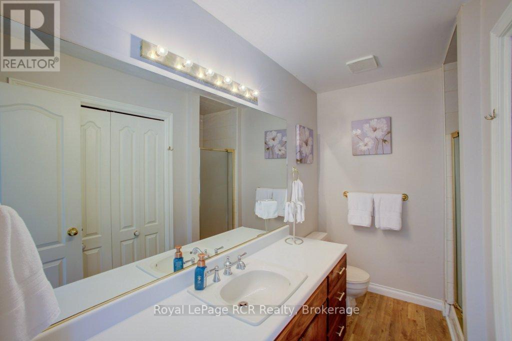 7287 Wellington Rd 109, Mapleton, ON - Indoor Photo Showing Bathroom