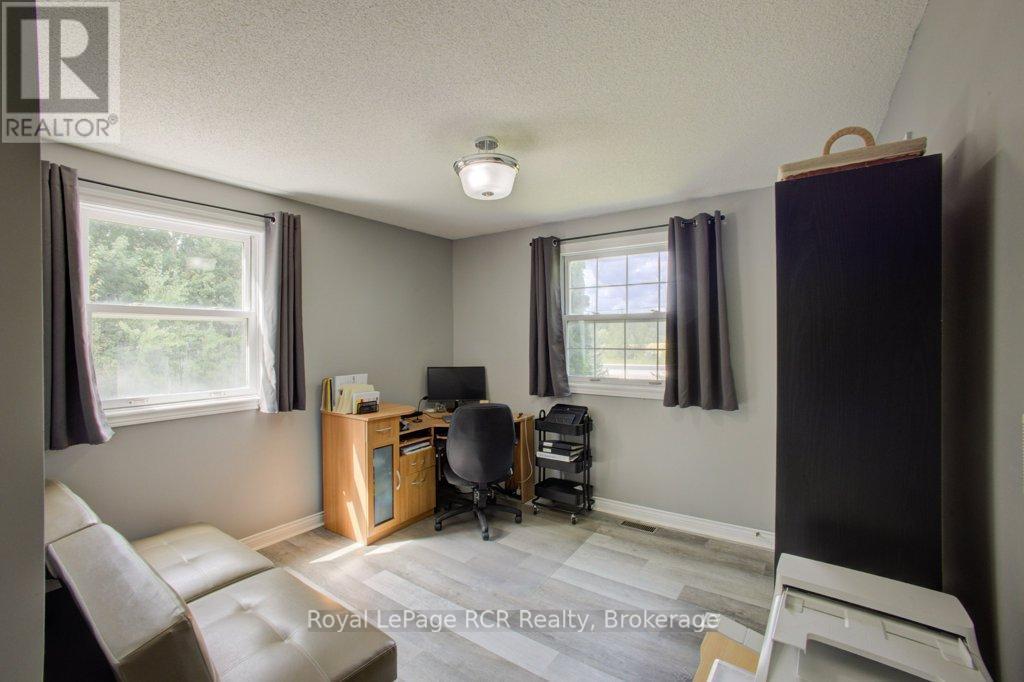 7287 Wellington Rd 109, Mapleton, ON - Indoor
