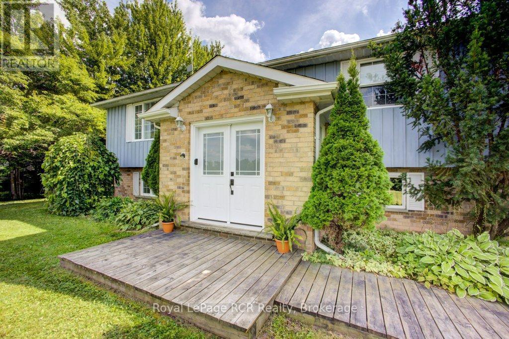 7287 Wellington Rd 109, Mapleton, ON - Outdoor With Deck Patio Veranda