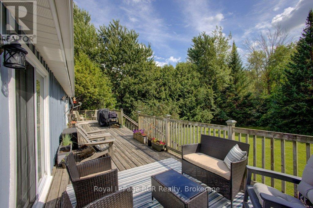 7287 Wellington Rd 109, Mapleton, ON - Outdoor With Deck Patio Veranda