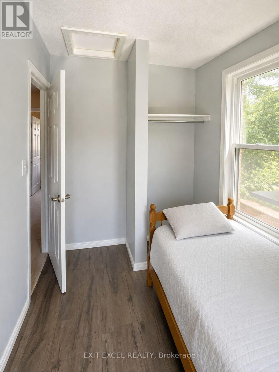 17 Heartleaf Private, Ottawa, ON - Indoor Photo Showing Bedroom