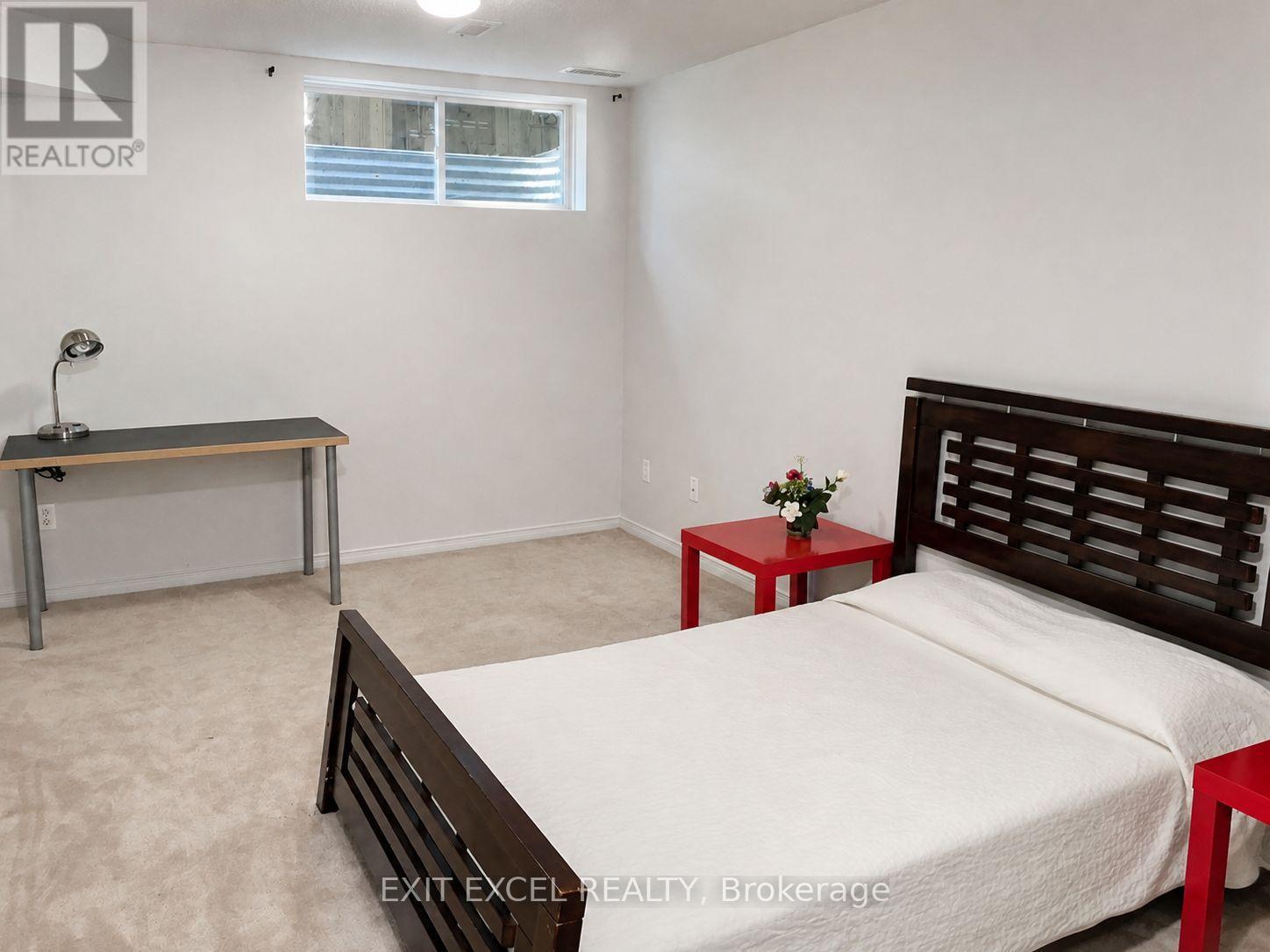 17 Heartleaf Private, Ottawa, ON - Indoor Photo Showing Bedroom