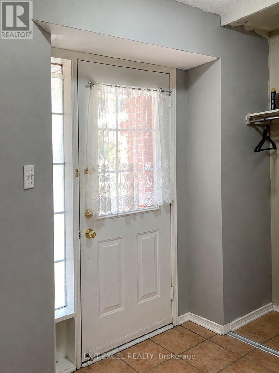 17 Heartleaf Private, Ottawa, ON - Indoor Photo Showing Other Room