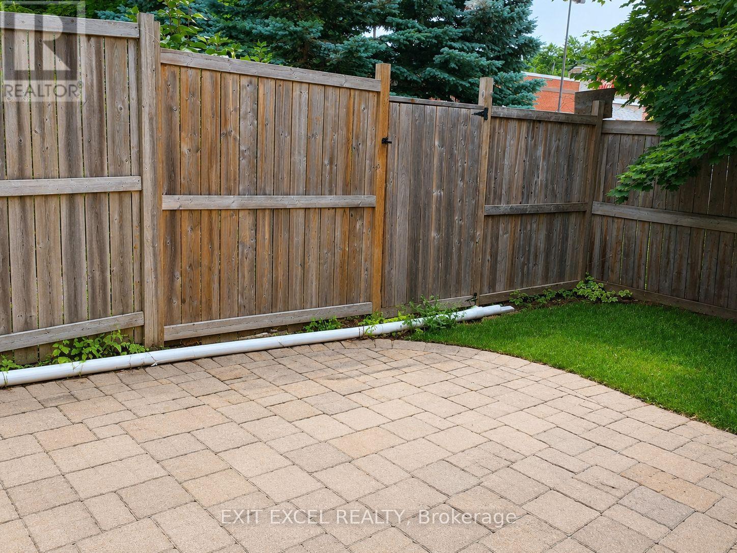 17 Heartleaf Private, Ottawa, ON - Outdoor