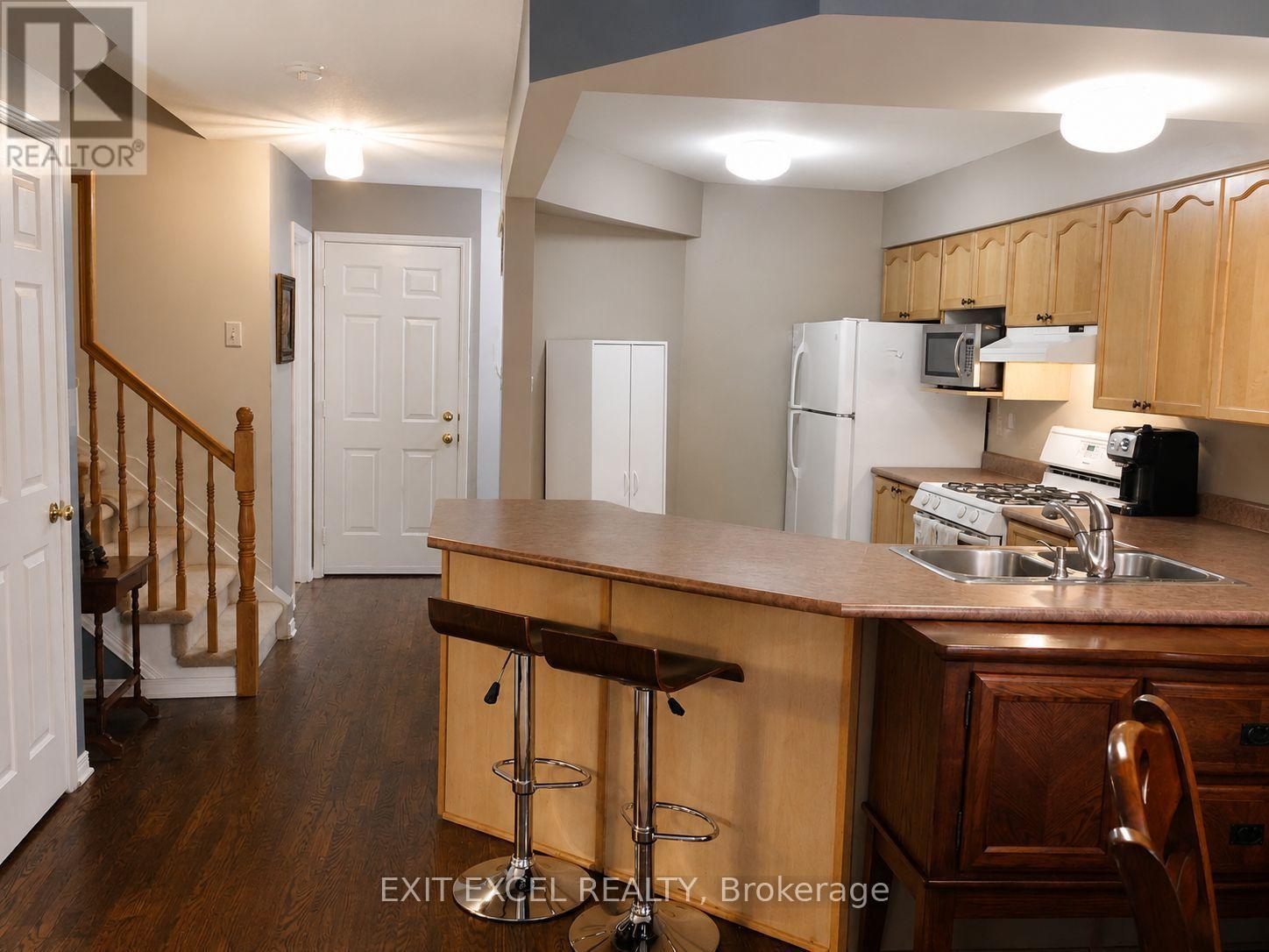 17 Heartleaf Private, Ottawa, ON - Indoor Photo Showing Kitchen With Double Sink