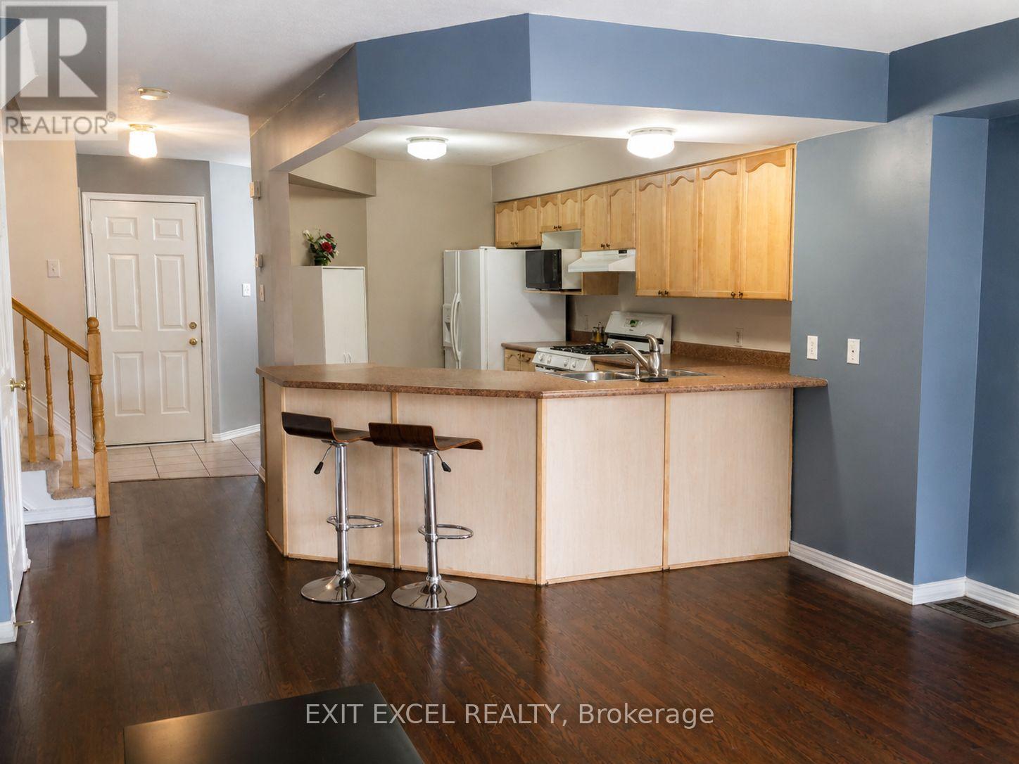 17 Heartleaf Private, Ottawa, ON - Indoor Photo Showing Kitchen