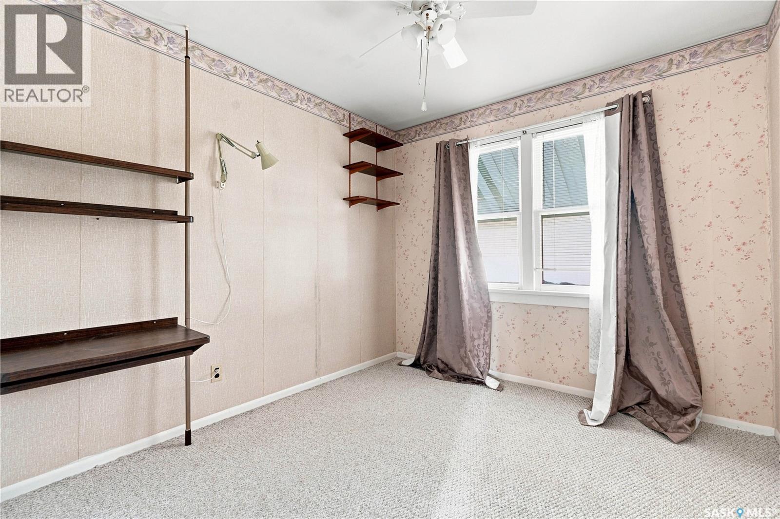 1506 Edward Avenue, Saskatoon, SK - Indoor Photo Showing Other Room
