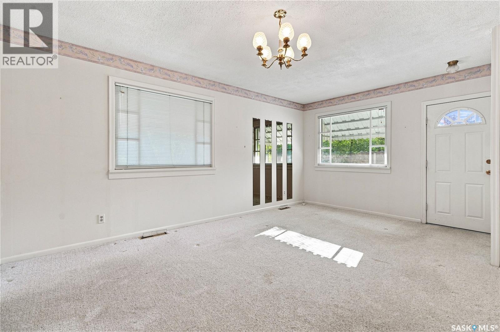 1506 Edward Avenue, Saskatoon, SK - Indoor Photo Showing Other Room