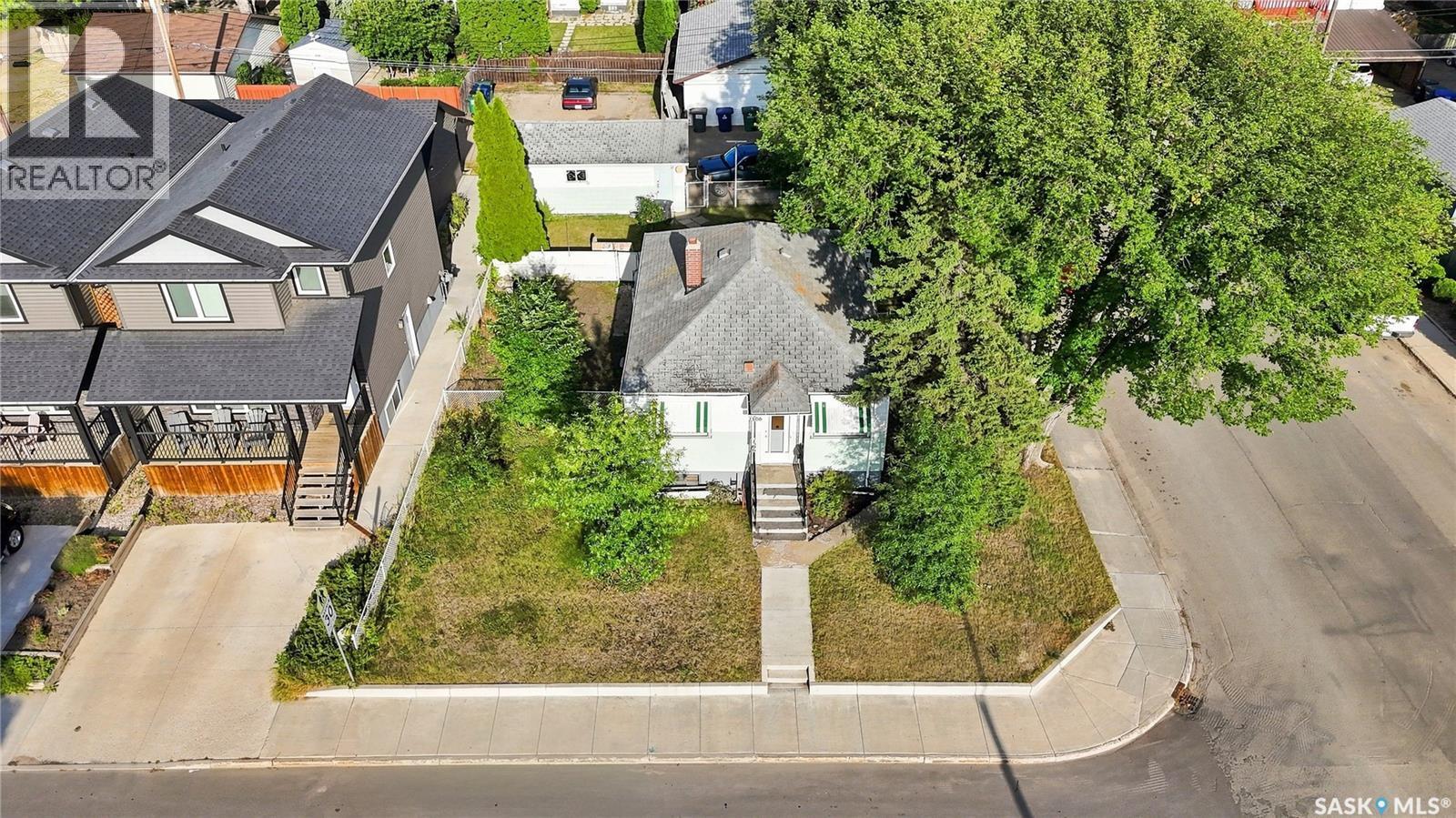 1506 Edward Avenue, Saskatoon, SK - Outdoor