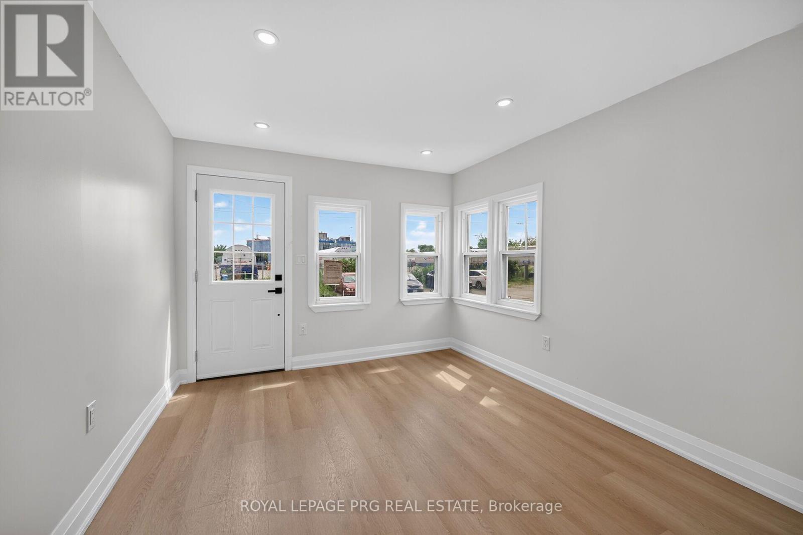 29 Mckinstry Street, Hamilton, ON - Indoor Photo Showing Other Room