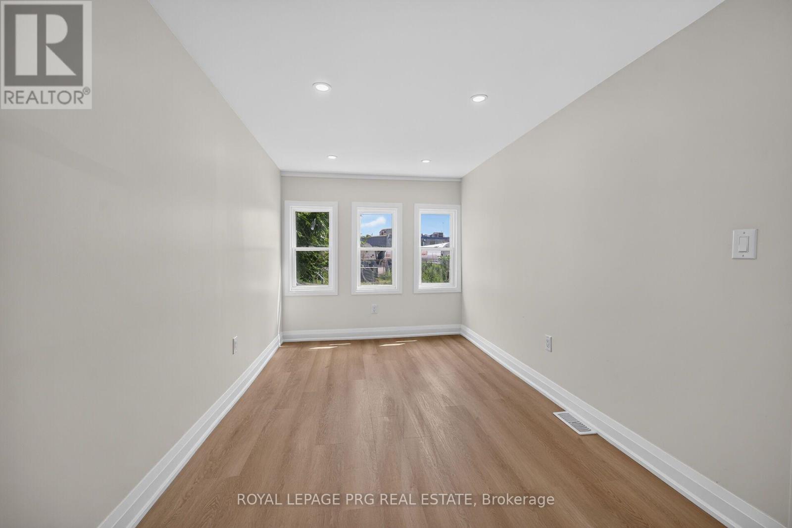 29 Mckinstry Street, Hamilton, ON - Indoor Photo Showing Other Room