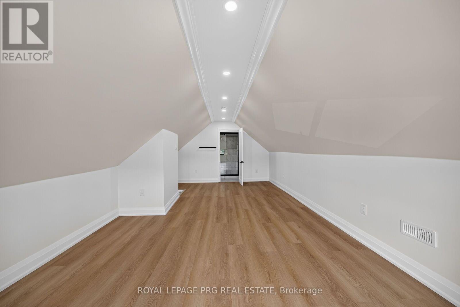 29 Mckinstry Street, Hamilton, ON - Indoor Photo Showing Other Room