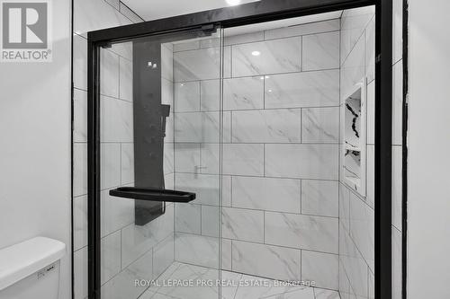 29 Mckinstry Street, Hamilton, ON - Indoor Photo Showing Bathroom