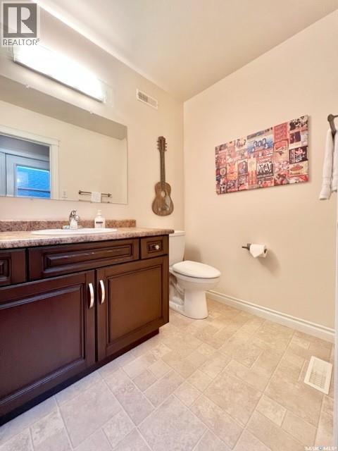 1516 Edward Avenue, Saskatoon, SK - Indoor Photo Showing Bathroom