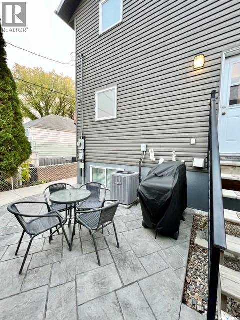 1516 Edward Avenue, Saskatoon, SK - Outdoor With Exterior