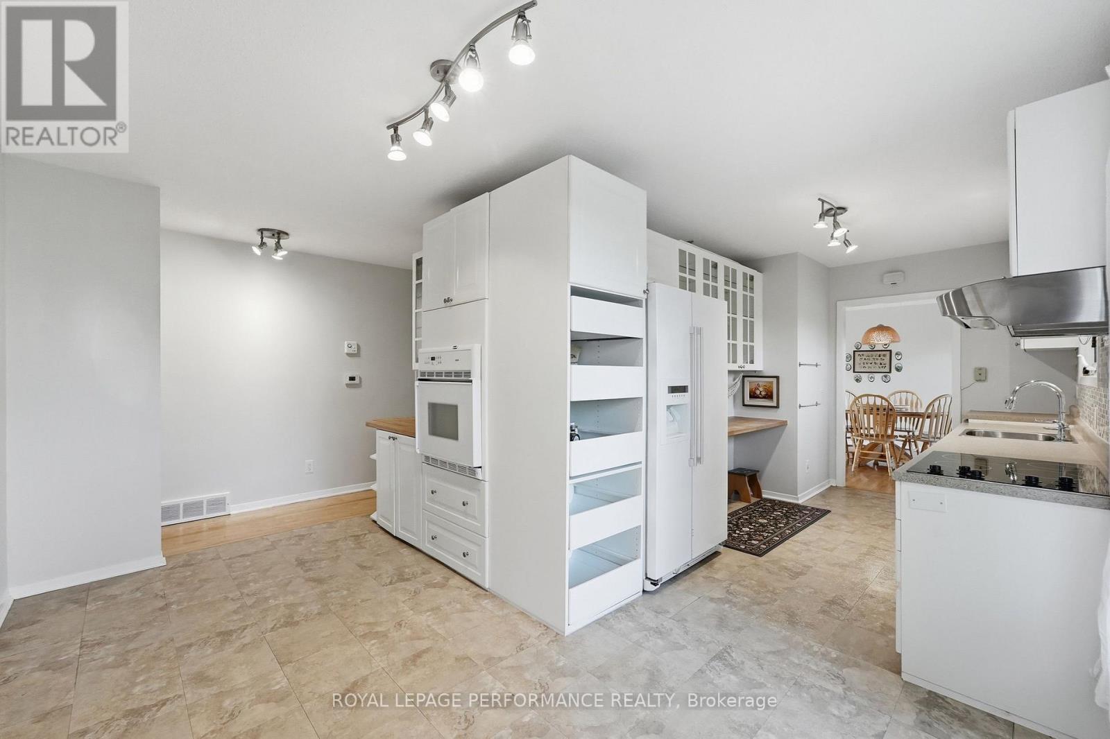 3149 Southmore Drive E, Ottawa, ON - Indoor