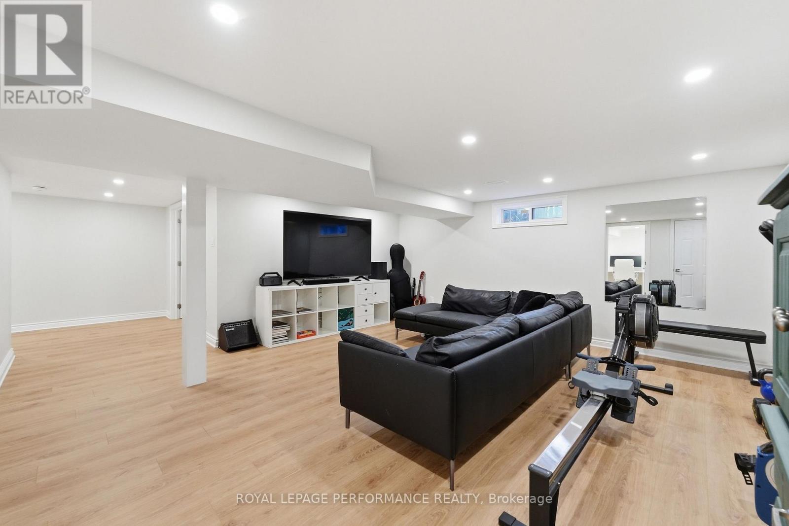 3149 Southmore Drive E, Ottawa, ON - Indoor