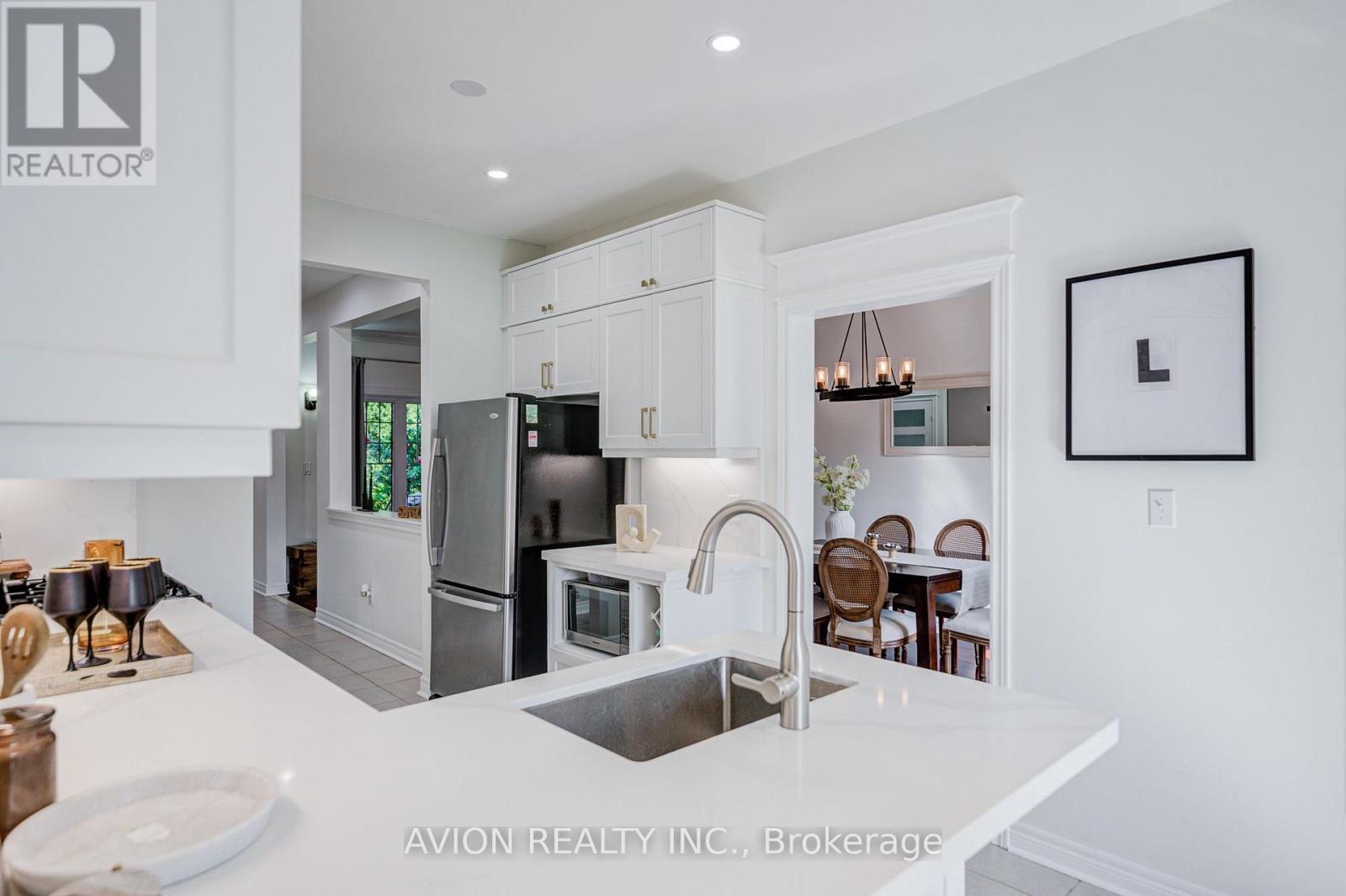 83 Stonebridge Boulevard, Toronto, ON - Indoor Photo Showing Kitchen