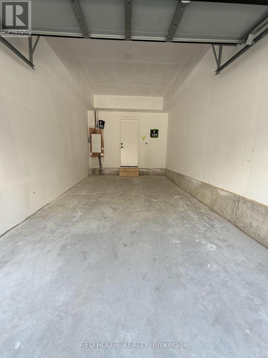 69 Everett Common, St. Catharines, ON - Indoor Photo Showing Garage